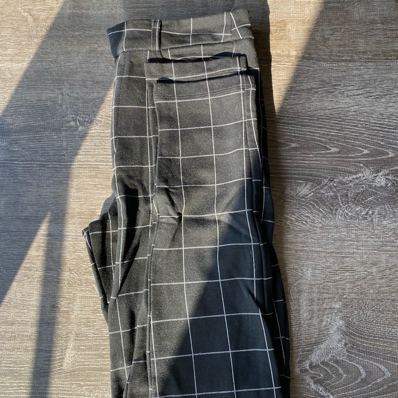 Forever 21 Plaid pants - Picture 2 of 5